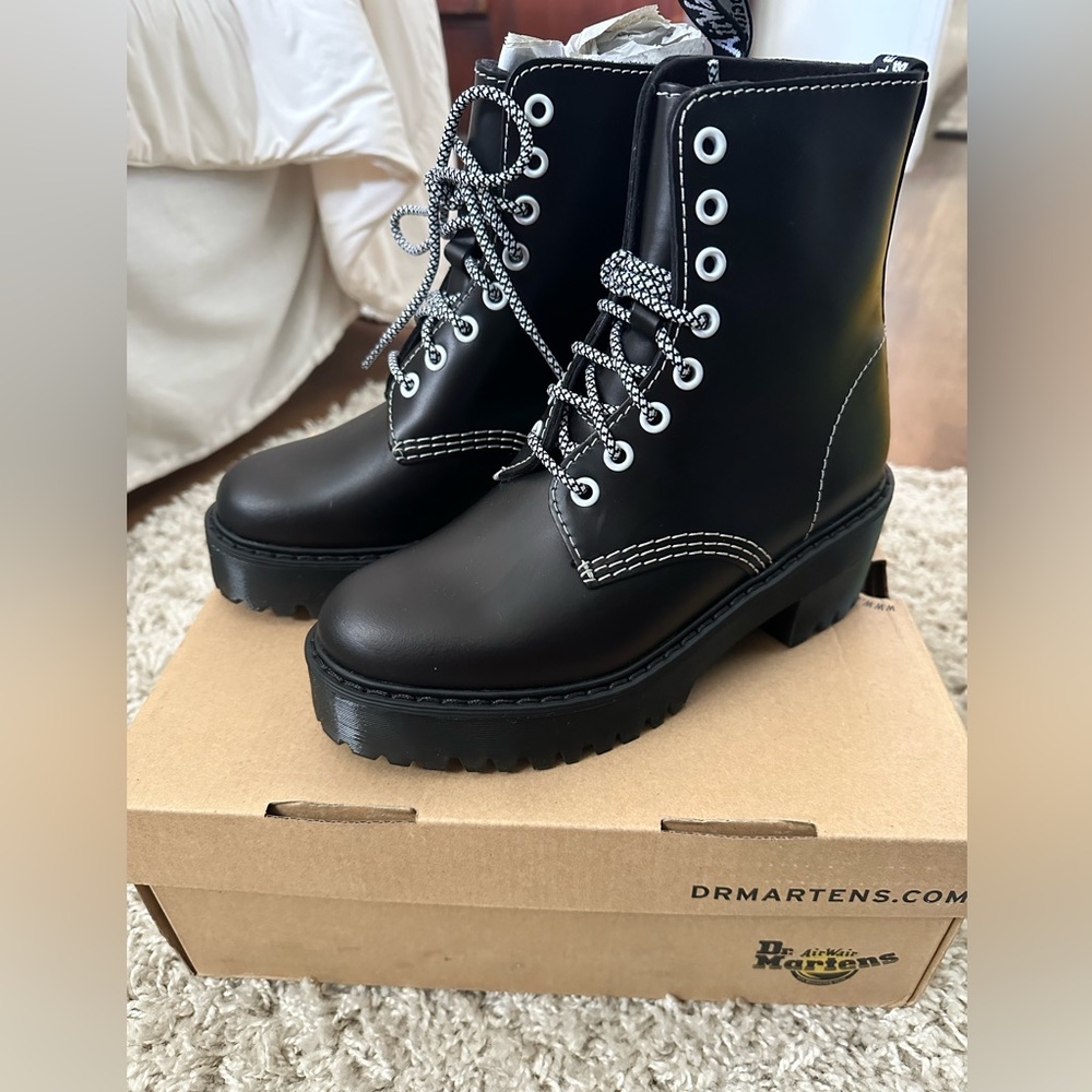 NIB RARE Dr. Martens Women’s Shriver Hi Black/White Monochrome Heeled Boots🎱